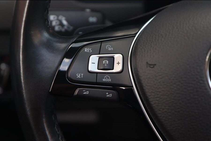 Volkswagen Tiguan 2.0 TSI 4Motion 220PK / PANODAK / HUD / KEYLESS / DODEHOEK / VIRTUAL / 360