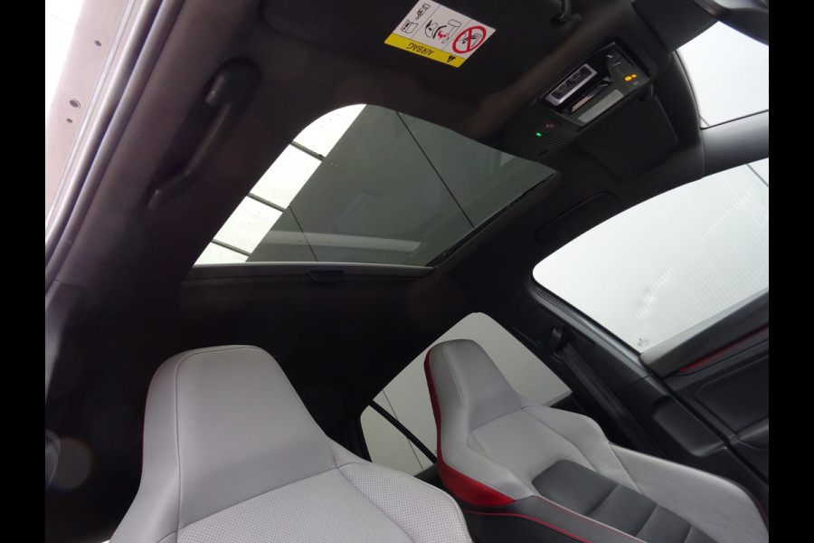 Volkswagen Golf 2.0 TSI GTI * PANO * VENTILATIE * ACC !!