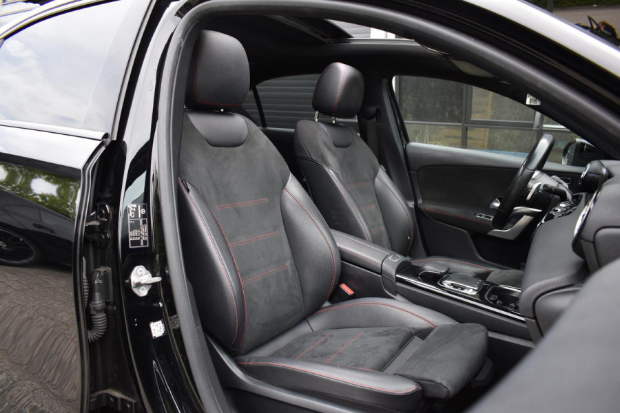 Mercedes-Benz A-Klasse 200 AMG Night Pano Multibeam Sfeer Memory