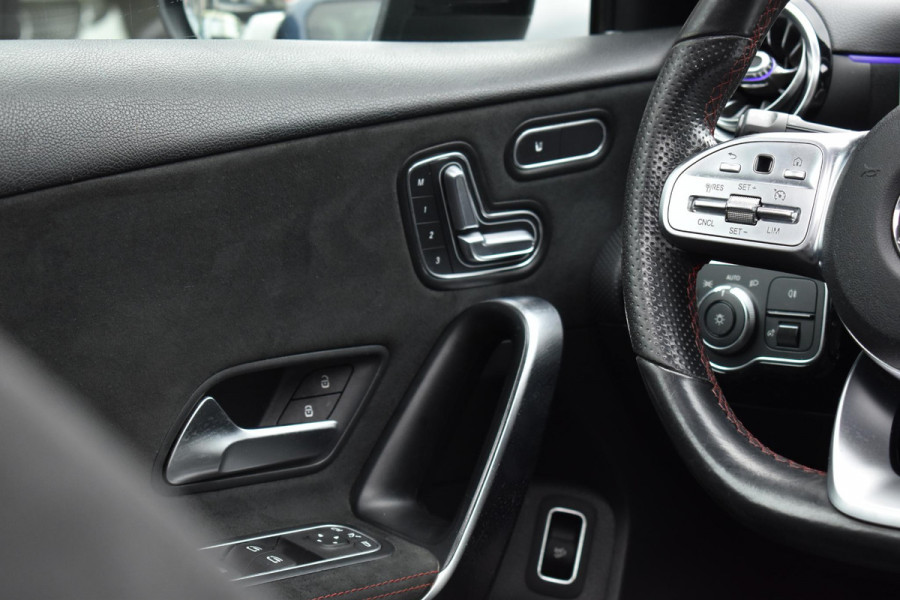 Mercedes-Benz A-Klasse 200 AMG Night Pano Multibeam Sfeer Memory