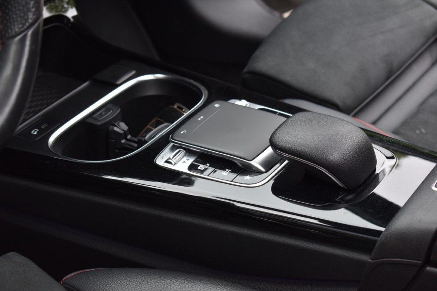 Mercedes-Benz A-Klasse 200 AMG Night Pano Multibeam Sfeer Memory