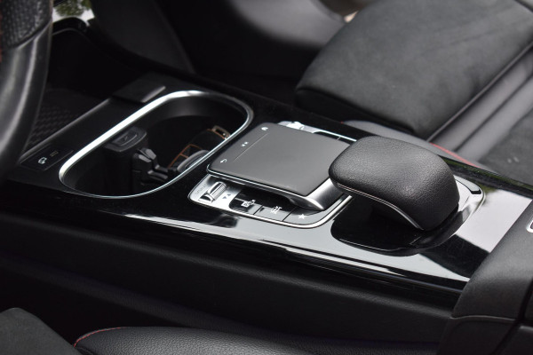 Mercedes-Benz A-Klasse 200 AMG Night Pano Multibeam Sfeer Memory