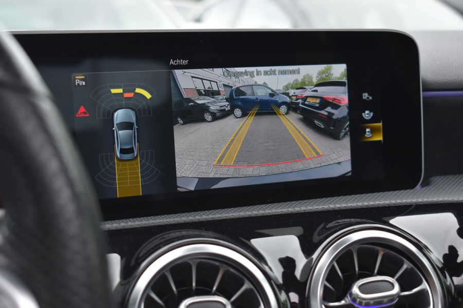 Mercedes-Benz A-Klasse 200 AMG Night Pano Multibeam Sfeer Memory