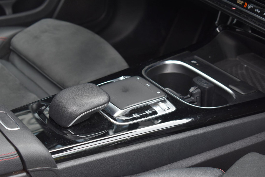 Mercedes-Benz A-Klasse 200 AMG Night Pano Multibeam Sfeer Memory
