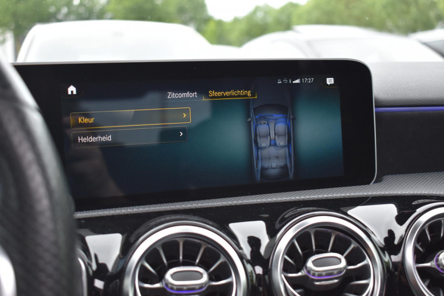 Mercedes-Benz A-Klasse 200 AMG Night Pano Multibeam Sfeer Memory