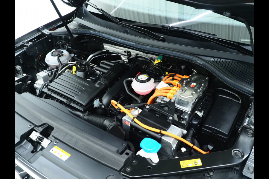 Volkswagen Tiguan 1.4 TSI eHybrid Elegance Exclusive | Panoramadak | Leder | 360 | Adaptive Cruise | Keyless | Virtual | Carplay