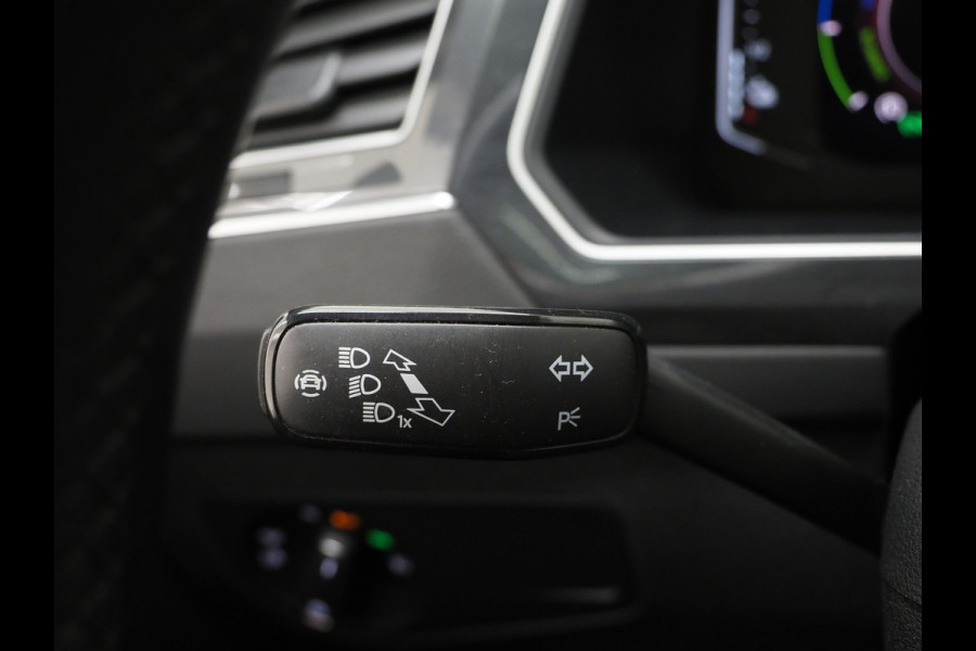Volkswagen Tiguan 1.4 TSI eHybrid Elegance Exclusive | Panoramadak | Leder | 360 | Adaptive Cruise | Keyless | Virtual | Carplay