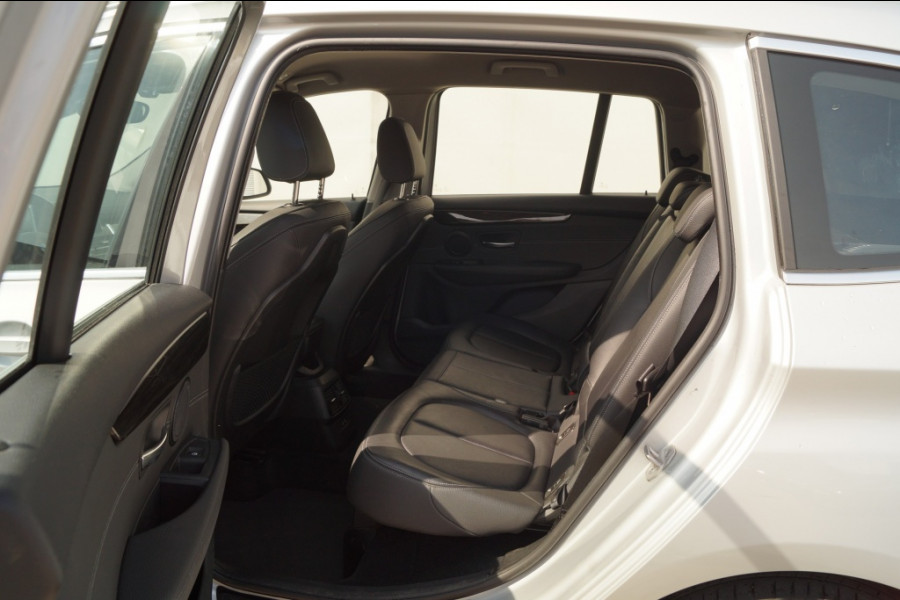 BMW 2 Serie Gran Tourer 218i Automaat High Executive Edition 5persoons -LEER-