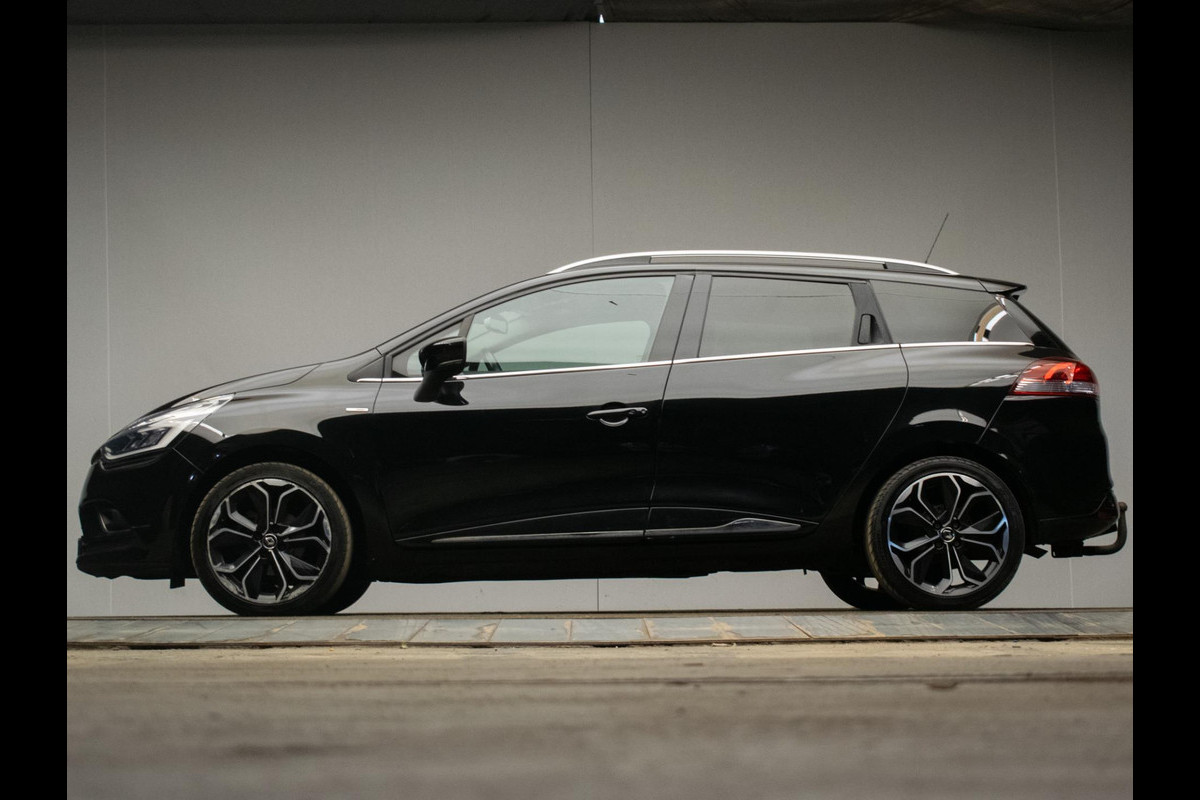 Renault Clio Estate 0.9 TCe Bose Sport (NAVI,LED,CLIMATE,SPORTSTOELEN,TREKHAAK,CRUISE,GETINT,18 INCH,PDC,NETTESTAAT) Renault Clio Estate 0.9 TCe Bose Sport (NAVI,LED,CLIMATE,SPORTSTOELEN,TREKHAAK,CRUISE,GETINT,18 INCH,PDC,NETTESTAAT)