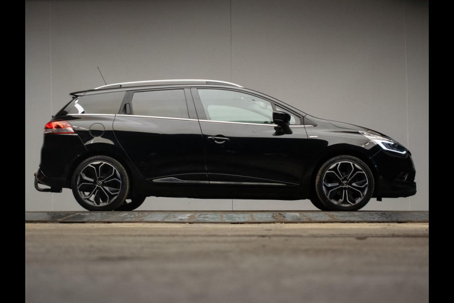 Renault Clio Estate 0.9 TCe Bose Sport (NAVI,LED,CLIMATE,SPORTSTOELEN,TREKHAAK,CRUISE,GETINT,18 INCH,PDC,NETTESTAAT)