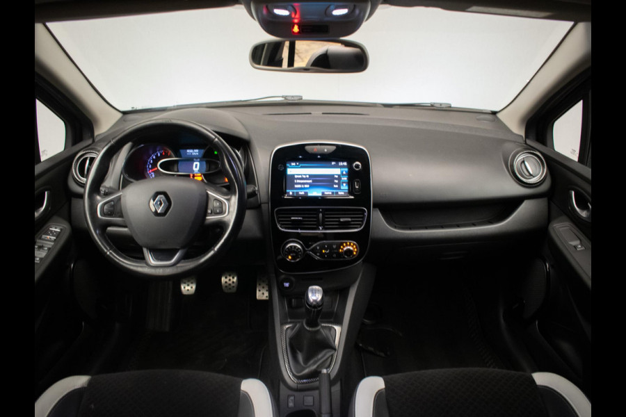 Renault Clio Estate 0.9 TCe Bose Sport (NAVI,LED,CLIMATE,SPORTSTOELEN,TREKHAAK,CRUISE,GETINT,18 INCH,PDC,NETTESTAAT)