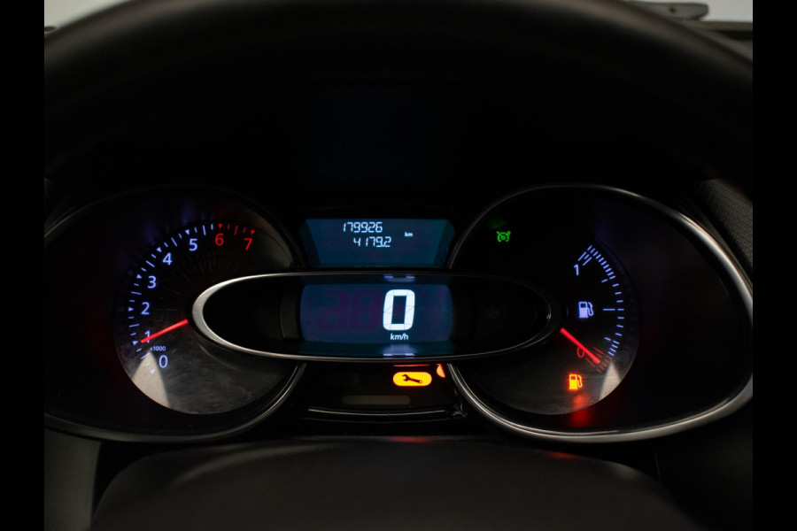 Renault Clio Estate 0.9 TCe Bose Sport (NAVI,LED,CLIMATE,SPORTSTOELEN,TREKHAAK,CRUISE,GETINT,18 INCH,PDC,NETTESTAAT)