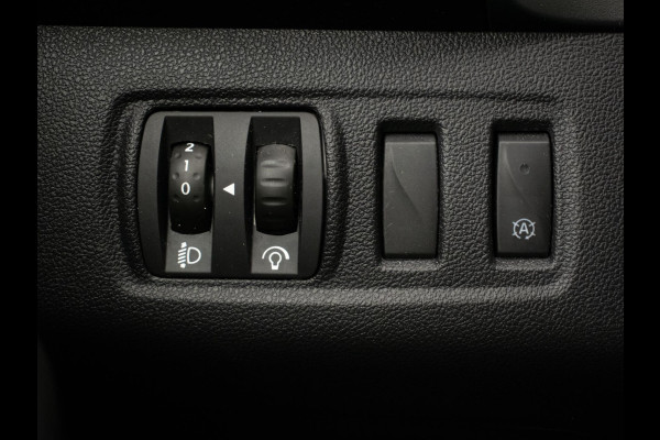 Renault Clio Estate 0.9 TCe Bose Sport (NAVI,LED,CLIMATE,SPORTSTOELEN,TREKHAAK,CRUISE,GETINT,18 INCH,PDC,NETTESTAAT)