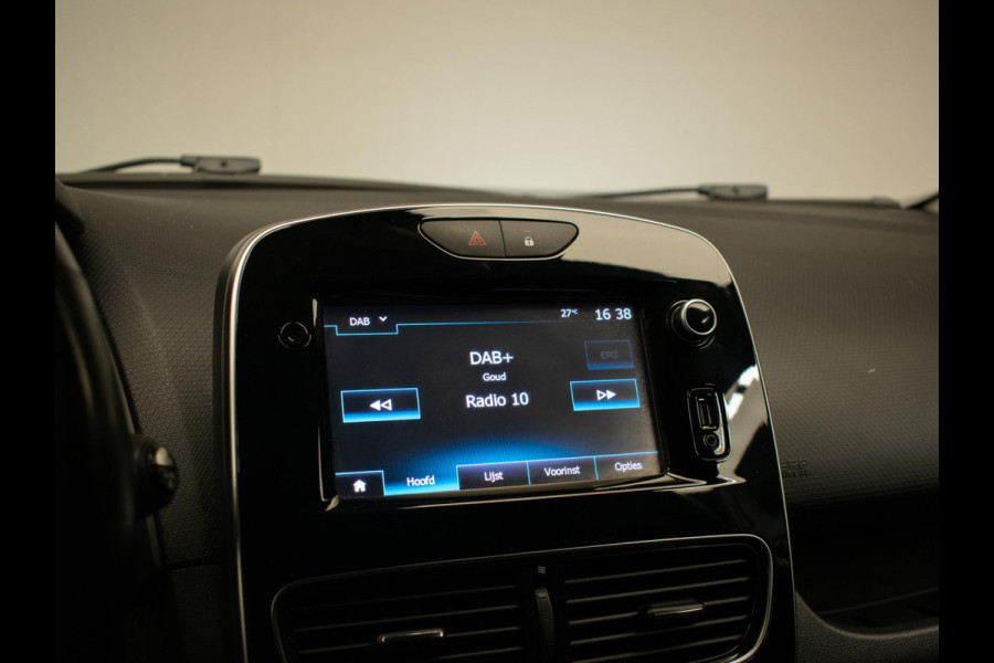 Renault Clio Estate 0.9 TCe Bose Sport (NAVI,LED,CLIMATE,SPORTSTOELEN,TREKHAAK,CRUISE,GETINT,18 INCH,PDC,NETTESTAAT)