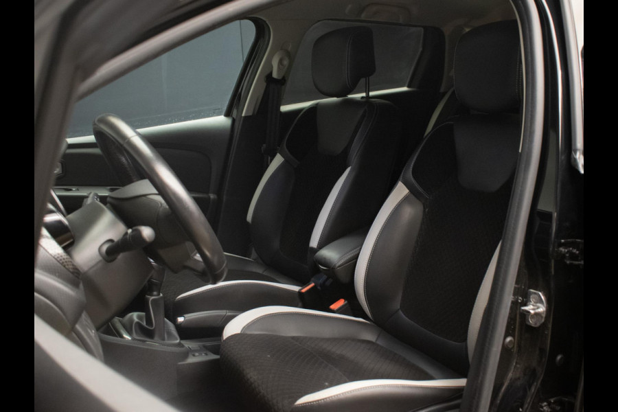 Renault Clio Estate 0.9 TCe Bose Sport (NAVI,LED,CLIMATE,SPORTSTOELEN,TREKHAAK,CRUISE,GETINT,18 INCH,PDC,NETTESTAAT)