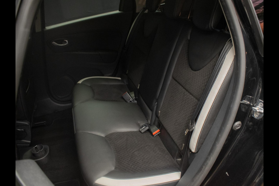Renault Clio Estate 0.9 TCe Bose Sport (NAVI,LED,CLIMATE,SPORTSTOELEN,TREKHAAK,CRUISE,GETINT,18 INCH,PDC,NETTESTAAT)