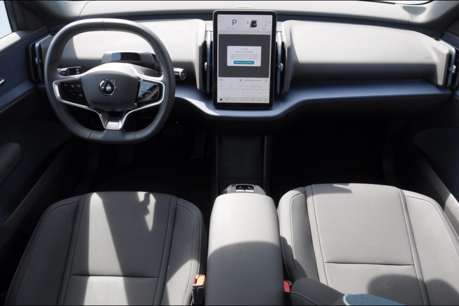 Volvo EX30 428PK Automaat Twin Motor Performance Ultra / 360 graden camera / Pilot assist / Park assist / Panoramadak / Voorstoelen en stuurwiel verwarmd / Elektrisch verstelbare stoelen /