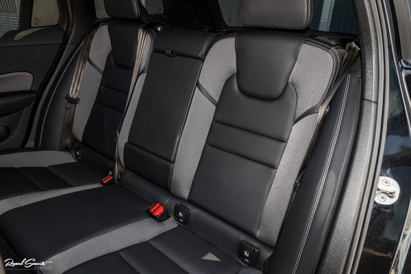 Volvo V60 2.0 T6 Recharge AWD Plus Dark | Longe Range | Adaptieve Cruise | Harman Kardon | Zwenkbare trekhaak | Memory |
