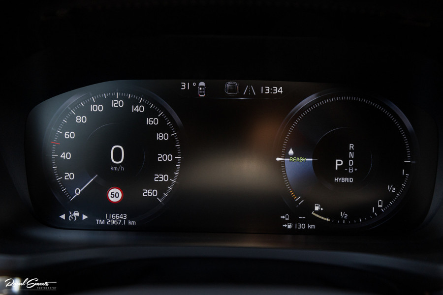 Volvo V60 2.0 T6 Recharge AWD Plus Dark | Longe Range | Adaptieve Cruise | Harman Kardon | Zwenkbare trekhaak | Memory |