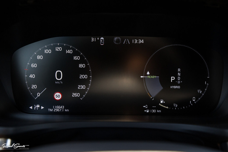 Volvo V60 2.0 T6 Recharge AWD Plus Dark | Longe Range | Adaptieve Cruise | Harman Kardon | Zwenkbare trekhaak | Memory |