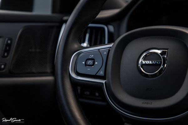 Volvo V60 2.0 T6 Recharge AWD Plus Dark | Longe Range | Adaptieve Cruise | Harman Kardon | Zwenkbare trekhaak | Memory |