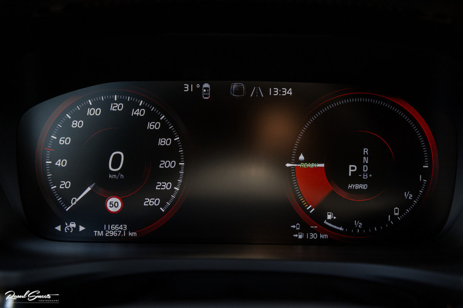 Volvo V60 2.0 T6 Recharge AWD Plus Dark | Longe Range | Adaptieve Cruise | Harman Kardon | Zwenkbare trekhaak | Memory |
