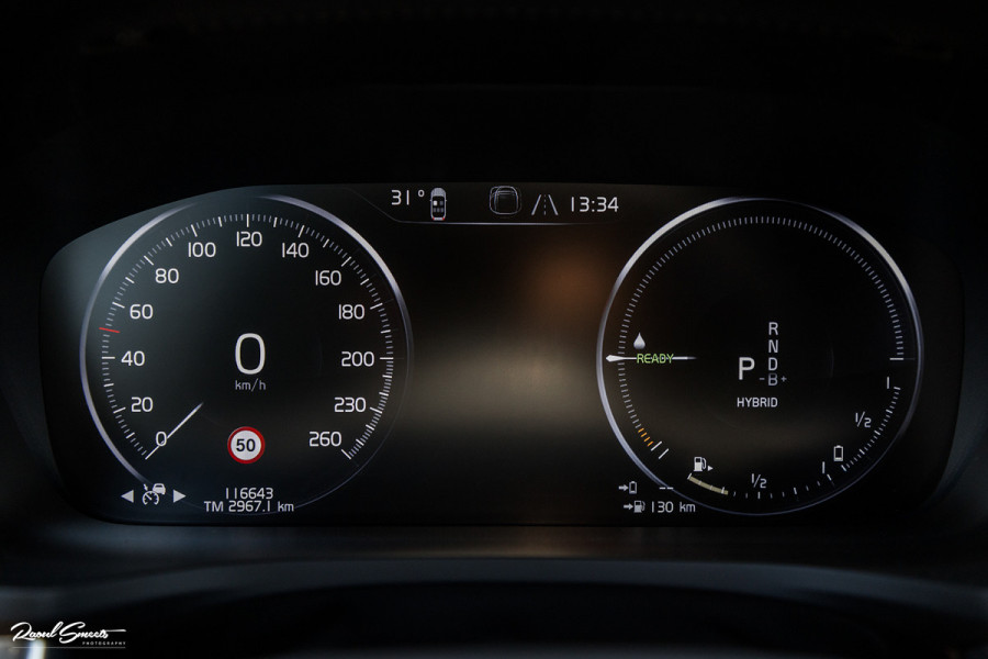 Volvo V60 2.0 T6 Recharge AWD Plus Dark | Longe Range | Adaptieve Cruise | Harman Kardon | Zwenkbare trekhaak | Memory |