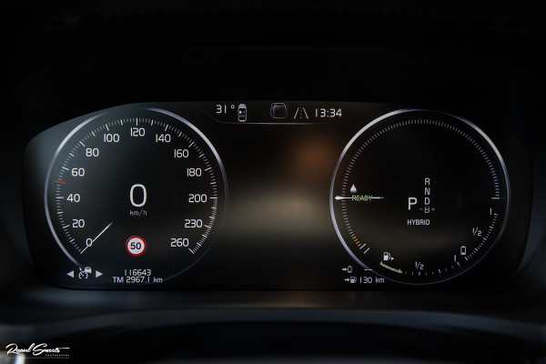 Volvo V60 2.0 T6 Recharge AWD Plus Dark | Longe Range | Adaptieve Cruise | Harman Kardon | Zwenkbare trekhaak | Memory |