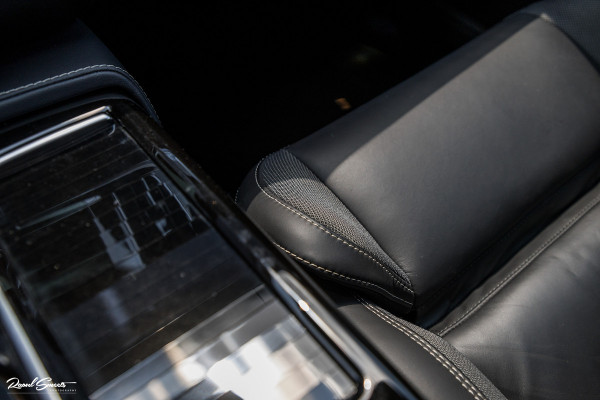 Volvo V60 2.0 T6 Recharge AWD Plus Dark | Longe Range | Adaptieve Cruise | Harman Kardon | Zwenkbare trekhaak | Memory |