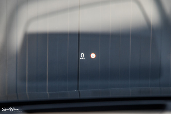 Volvo V60 2.0 T6 Recharge AWD Plus Dark | Longe Range | Adaptieve Cruise | Harman Kardon | Zwenkbare trekhaak | Memory |