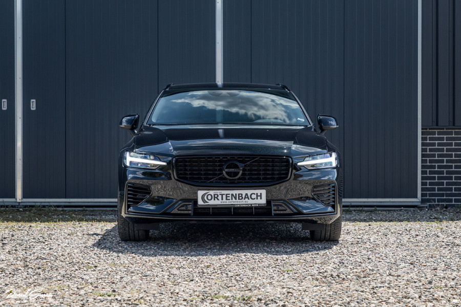 Volvo V60 2.0 T6 Recharge AWD Plus Dark | Longe Range | Adaptieve Cruise | Harman Kardon | Zwenkbare trekhaak | Memory |