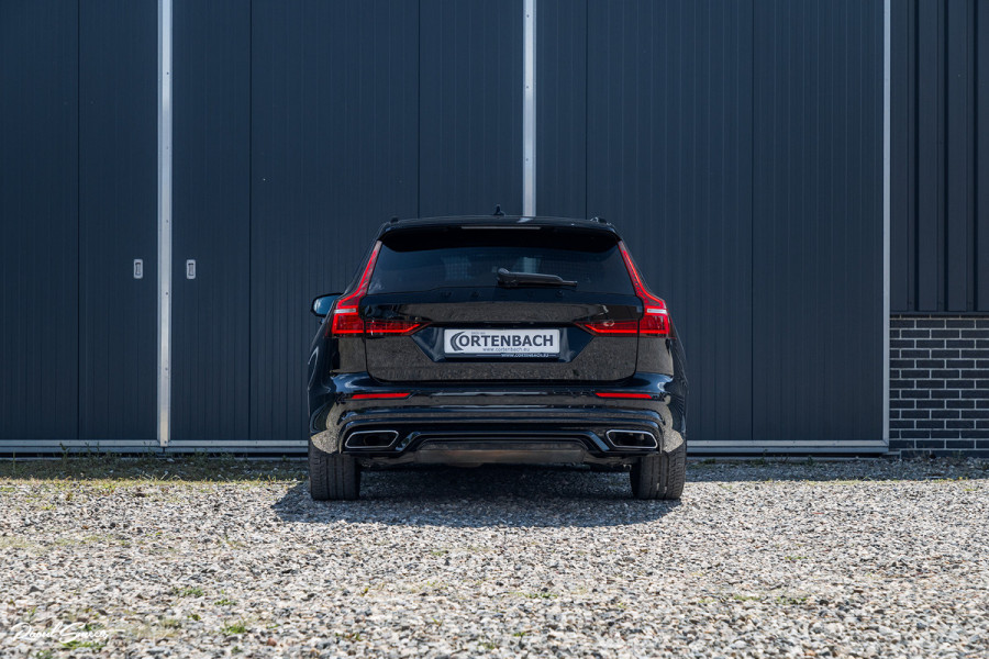Volvo V60 2.0 T6 Recharge AWD Plus Dark | Longe Range | Adaptieve Cruise | Harman Kardon | Zwenkbare trekhaak | Memory |