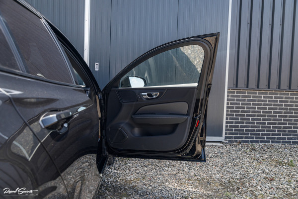 Volvo V60 2.0 T6 Recharge AWD Plus Dark | Longe Range | Adaptieve Cruise | Harman Kardon | Zwenkbare trekhaak | Memory |