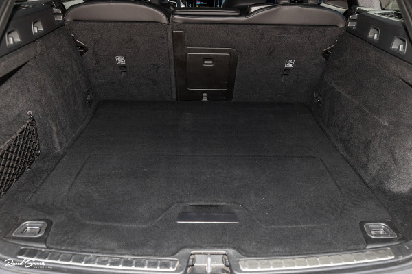 Volvo V60 2.0 T6 Recharge AWD Plus Dark | Longe Range | Adaptieve Cruise | Harman Kardon | Zwenkbare trekhaak | Memory |