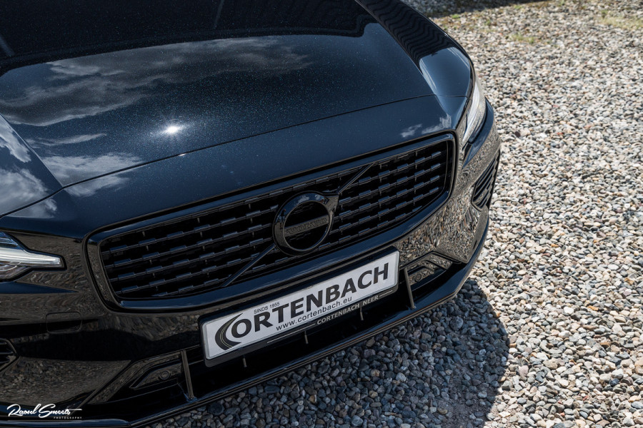 Volvo V60 2.0 T6 Recharge AWD Plus Dark | Longe Range | Adaptieve Cruise | Harman Kardon | Zwenkbare trekhaak | Memory |
