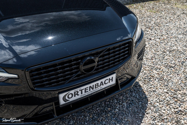 Volvo V60 2.0 T6 Recharge AWD Plus Dark | Longe Range | Adaptieve Cruise | Harman Kardon | Zwenkbare trekhaak | Memory |