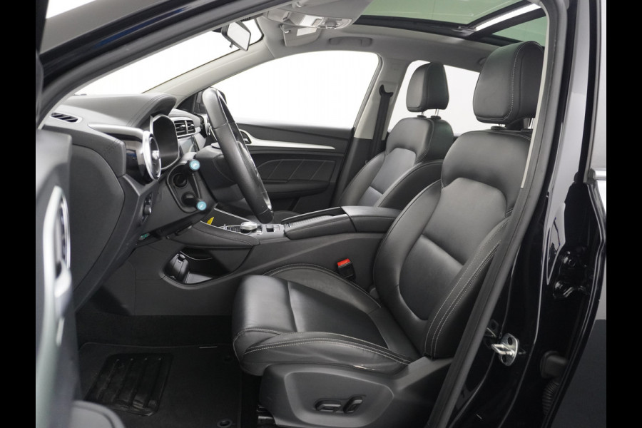 MG Mg Zs EV Luxury 45kWh Leder Panodak Camera Cruise Adaptief Apple Carplay Android Auto Stoelverwarming Airco Navi DAB Pdc Keyless Led Regensensor Lmv Bluetooth Connected services LaneAssist Verkeersbord detectie 1e Eigenaar Dealeronderhouden