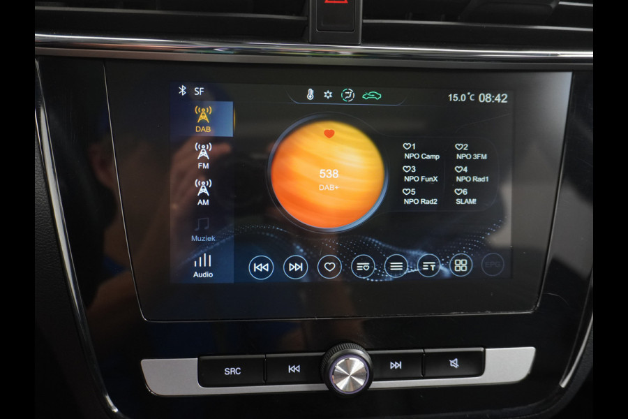 MG Mg Zs EV Luxury 45kWh Leder Panodak Camera Cruise Adaptief Apple Carplay Android Auto Stoelverwarming Airco Navi DAB Pdc Keyless Led Regensensor Lmv Bluetooth Connected services LaneAssist Verkeersbord detectie 1e Eigenaar Dealeronderhouden
