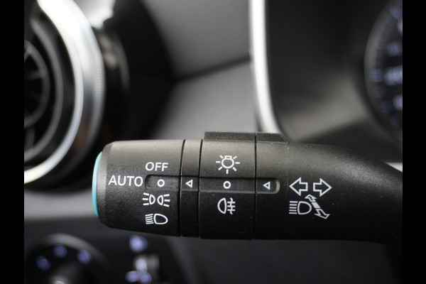 MG Mg Zs EV Luxury 45kWh Leder Panodak Camera Cruise Adaptief Apple Carplay Android Auto Stoelverwarming Airco Navi DAB Pdc Keyless Led Regensensor Lmv Bluetooth Connected services LaneAssist Verkeersbord detectie 1e Eigenaar Dealeronderhouden