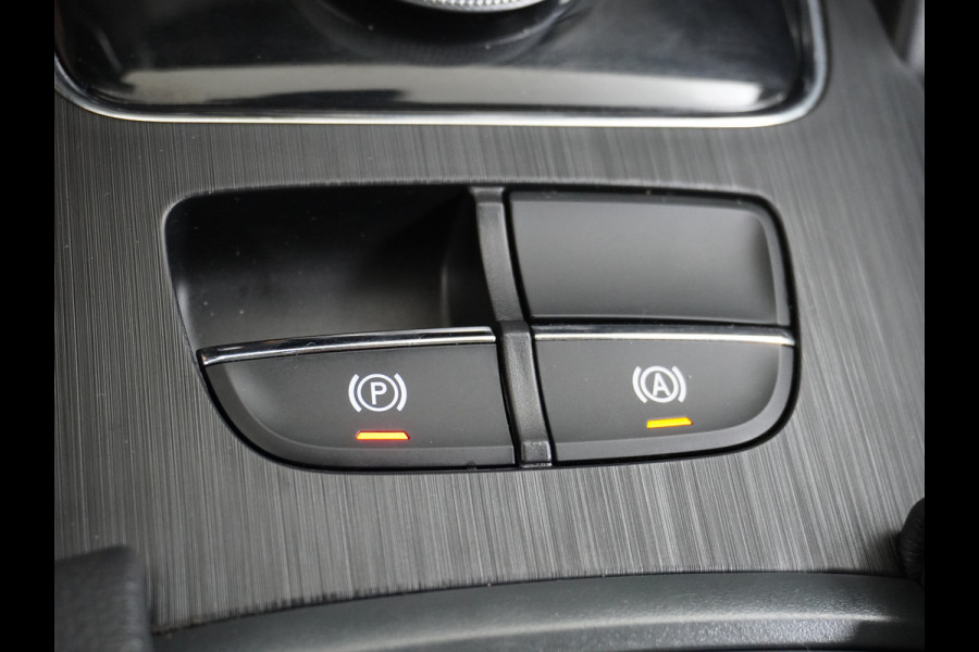 MG Mg Zs EV Luxury 45kWh Leder Panodak Camera Cruise Adaptief Apple Carplay Android Auto Stoelverwarming Airco Navi DAB Pdc Keyless Led Regensensor Lmv Bluetooth Connected services LaneAssist Verkeersbord detectie 1e Eigenaar Dealeronderhouden
