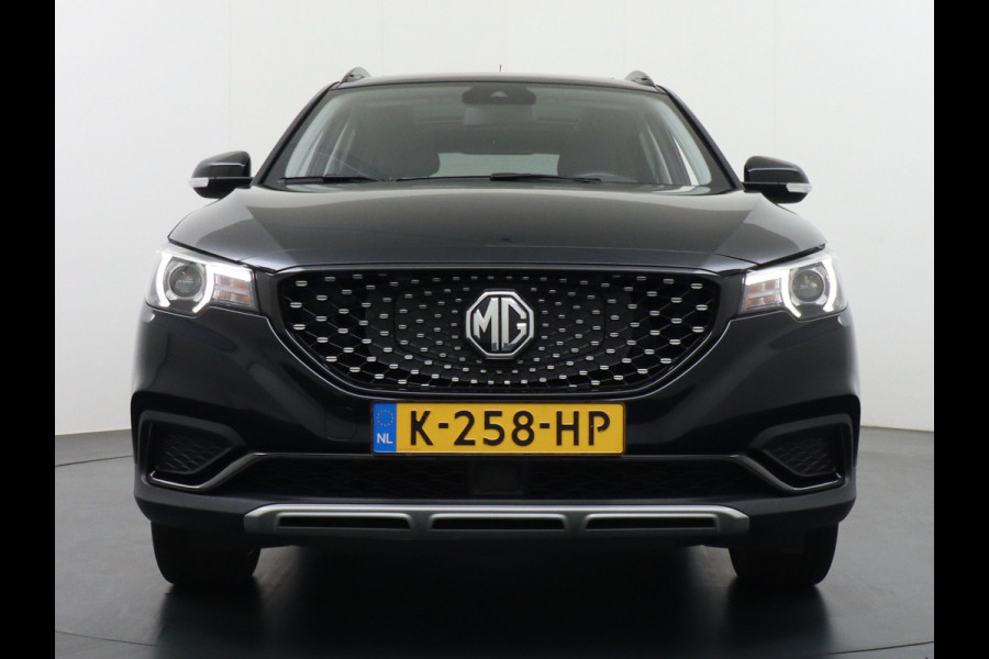 MG Mg Zs EV Luxury 45kWh Leder Panodak Camera Cruise Adaptief Apple Carplay Android Auto Stoelverwarming Airco Navi DAB Pdc Keyless Led Regensensor Lmv Bluetooth Connected services LaneAssist Verkeersbord detectie 1e Eigenaar Dealeronderhouden