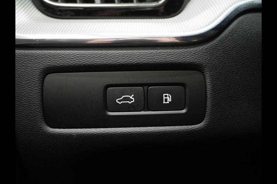 Volvo XC60 2.0 T6 Recharge AWD Plus Long Range | Panoramadak | Keyless | Camera | Memory | Leder | Virtual | Carplay