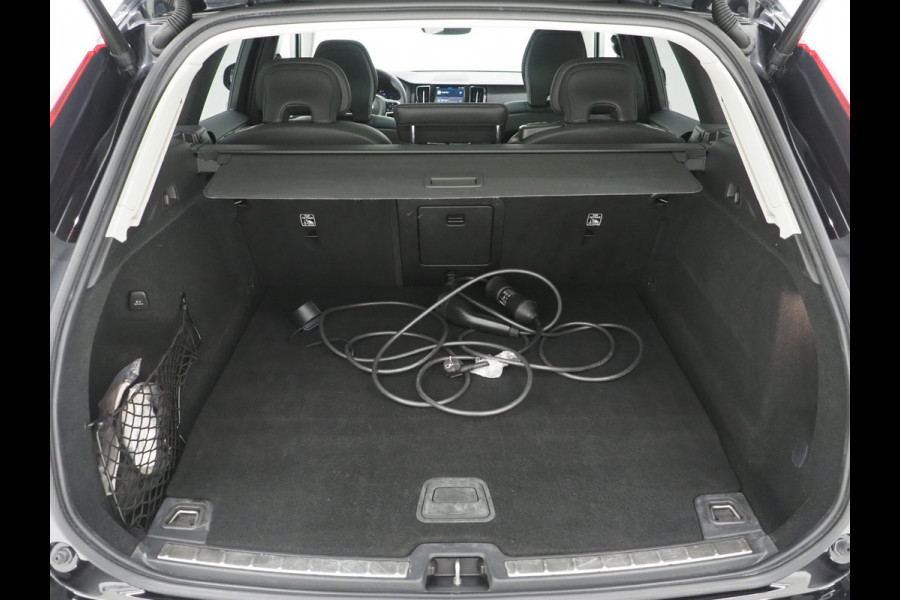 Volvo XC60 2.0 T6 Recharge AWD Plus Long Range | Panoramadak | Keyless | Camera | Memory | Leder | Virtual | Carplay