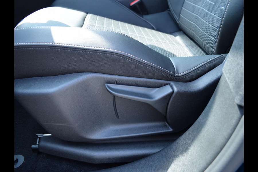 Peugeot E-3008 Allure Avantage 73 kWh | NAVIGATIE | CARPLAY | CAMERA MET SENSOREN | UIT VOORRAAD LEVERBAAR