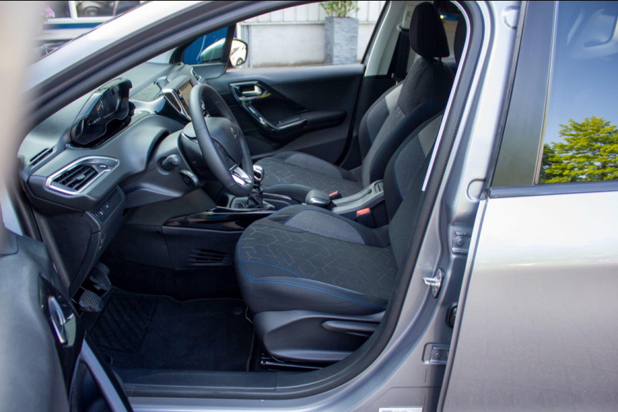 Peugeot 2008 1.2 PureTech Signature|Prijs rijklaar incl. 12 mnd garantie| Bluetooth, Airco, NAV,DAB, Carplay Cruise
