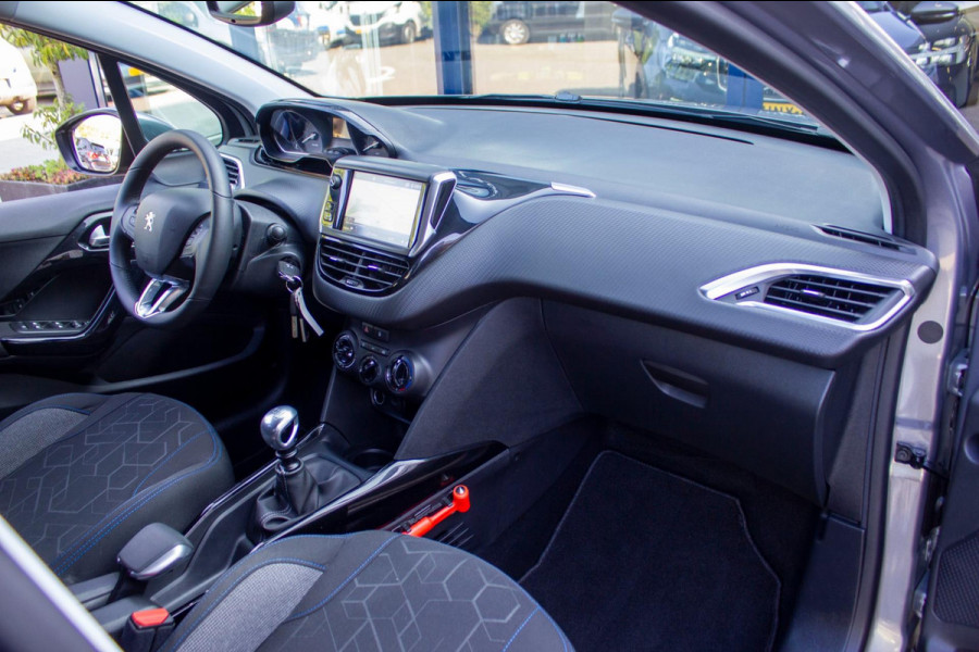 Peugeot 2008 1.2 PureTech Signature|Prijs rijklaar incl. 12 mnd garantie| Bluetooth, Airco, NAV,DAB, Carplay Cruise
