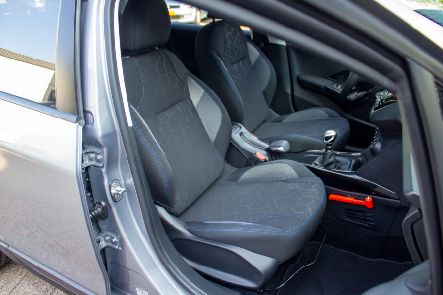 Peugeot 2008 1.2 PureTech Signature|Prijs rijklaar incl. 12 mnd garantie| Bluetooth, Airco, NAV,DAB, Carplay Cruise