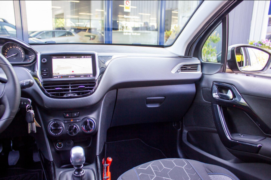 Peugeot 2008 1.2 PureTech Signature|Prijs rijklaar incl. 12 mnd garantie| Bluetooth, Airco, NAV,DAB, Carplay Cruise