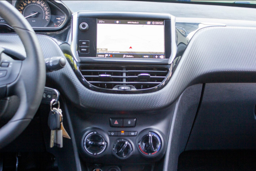 Peugeot 2008 1.2 PureTech Signature|Prijs rijklaar incl. 12 mnd garantie| Bluetooth, Airco, NAV,DAB, Carplay Cruise