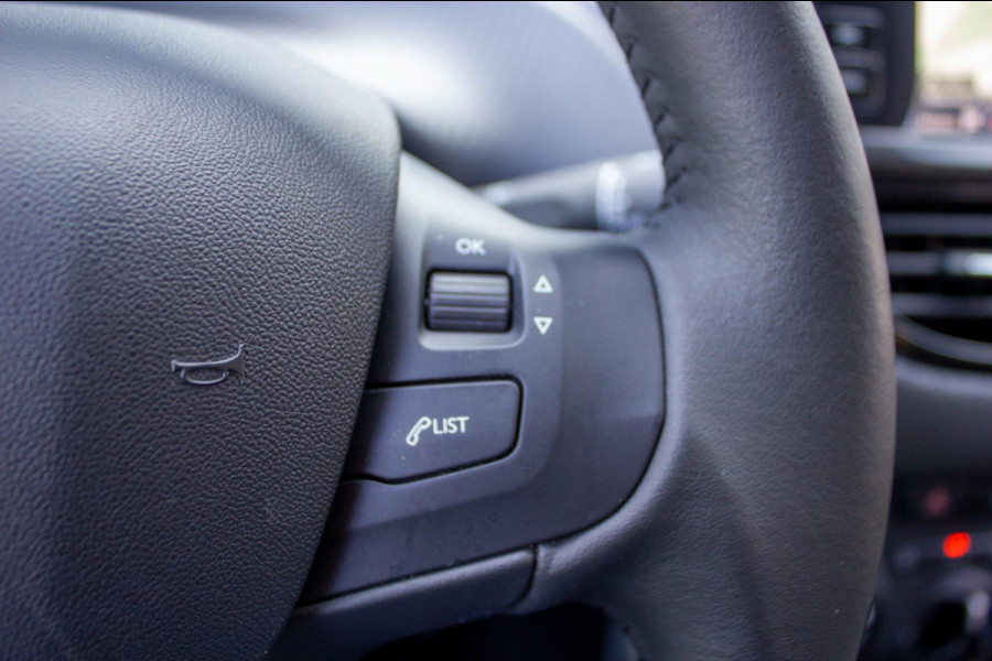 Peugeot 2008 1.2 PureTech Signature|Prijs rijklaar incl. 12 mnd garantie| Bluetooth, Airco, NAV,DAB, Carplay Cruise